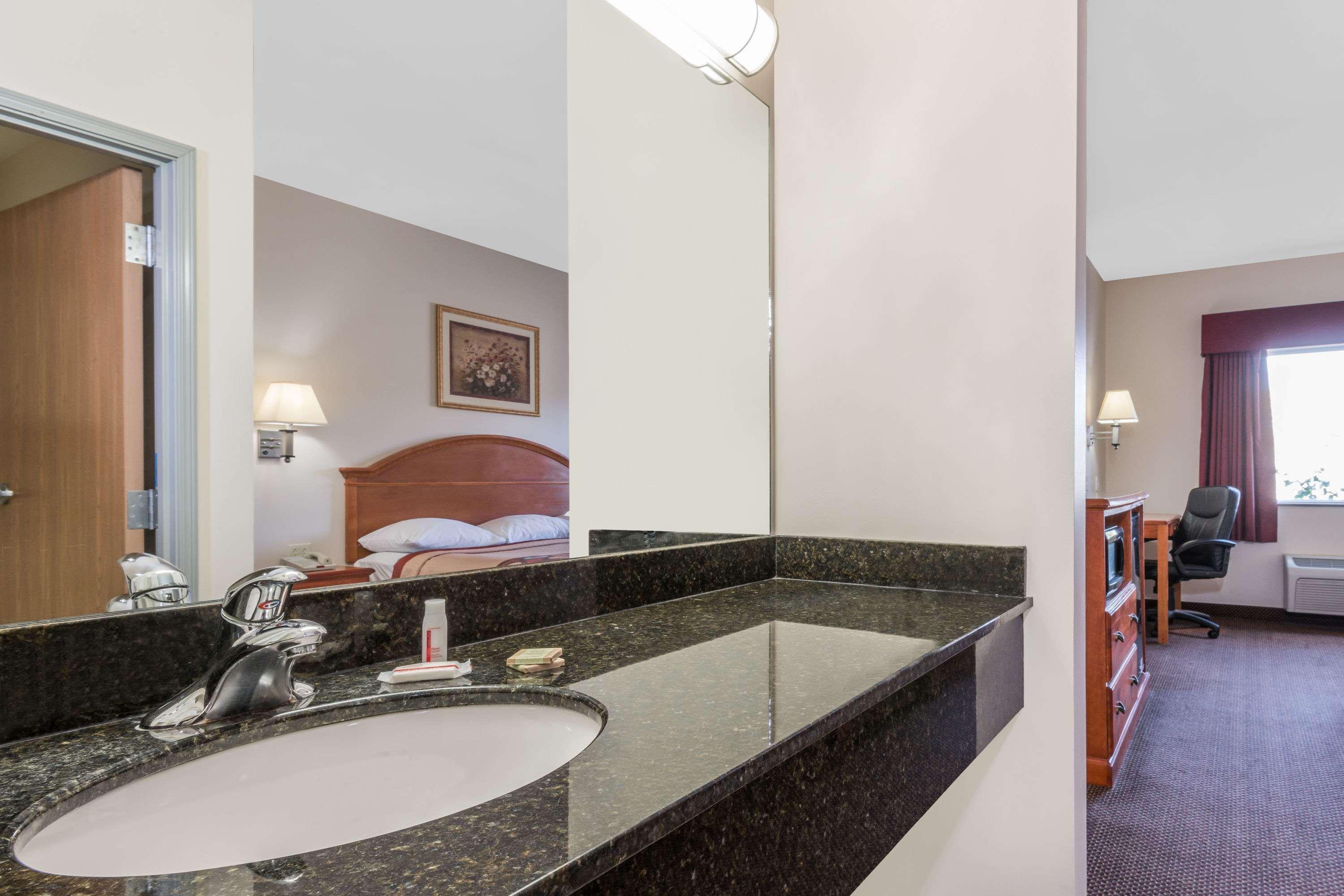Super 8 By Wyndham Salina Hotel Kültér fotó