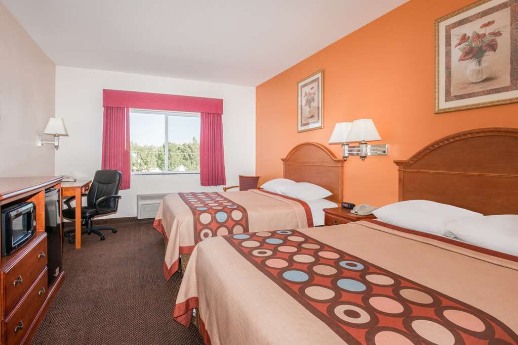 Super 8 By Wyndham Salina Hotel Szoba fotó